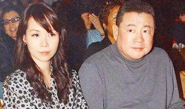 为了躲避税收，他关闭了中国300家公司