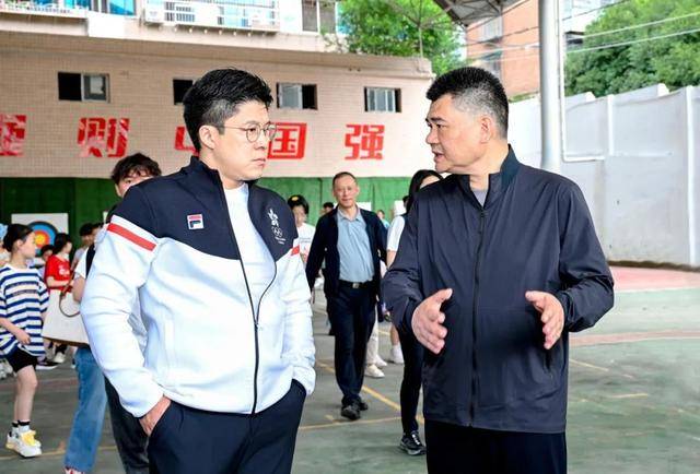 贵阳市市长，与霍启刚、彭维勇、郭晶晶座谈