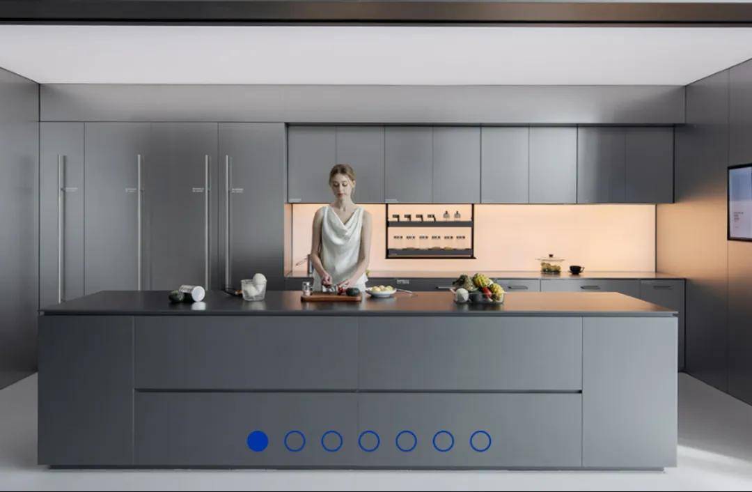 一年净赚5亿!佛山兄妹干出行业第一股,市值超300亿