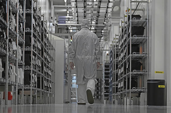 荷兰经济事务部大臣透露“将在几天内与中方会面”,但仍在狡辩