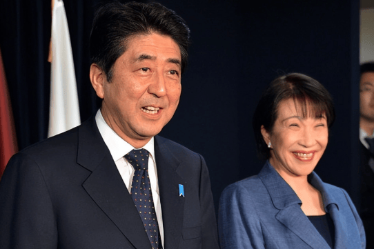 日本政坛骤变,麻生太郎召开紧急会议,不同意石破茂回来,让高市早苗闯关,最后一搏?